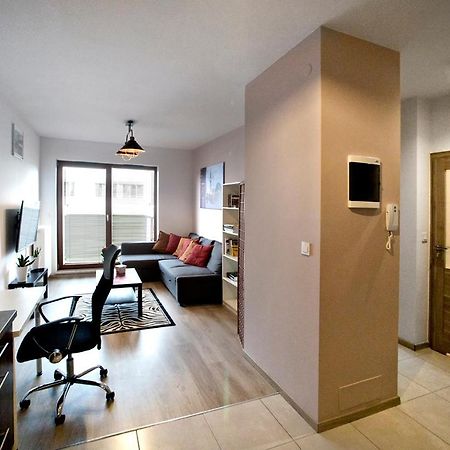 Airport Okecie Klobucka P&O Serviced Apartments Warsaw Exterior photo