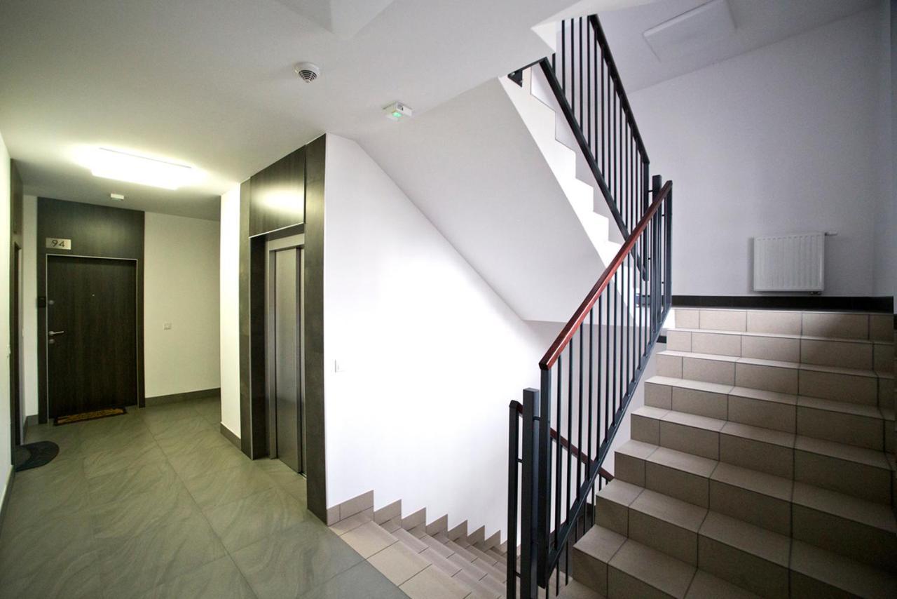 Airport Okecie Klobucka P&O Serviced Apartments Warsaw Exterior photo