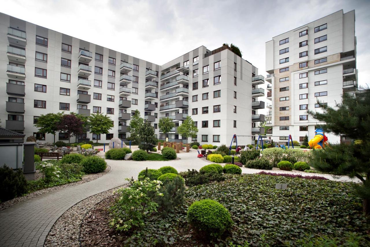 Airport Okecie Klobucka P&O Serviced Apartments Warsaw Exterior photo